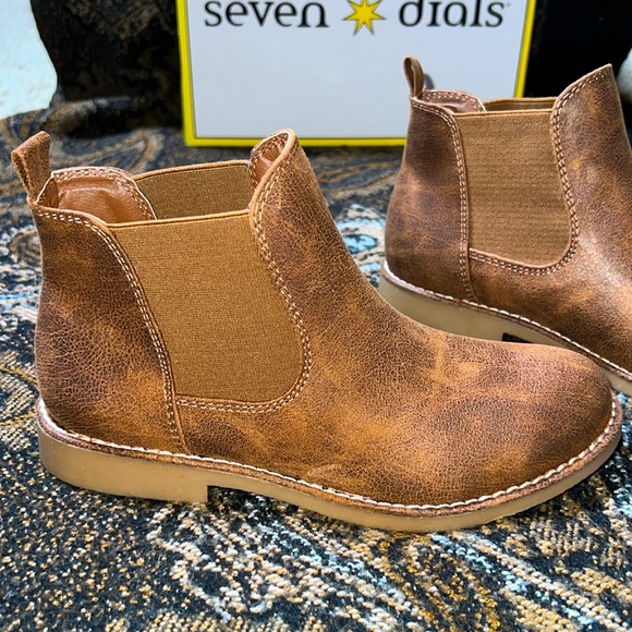 Seven Dials Maggie Booties - Picture 4 of 5